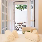 Goles Courtyard With Parking By Valcambre