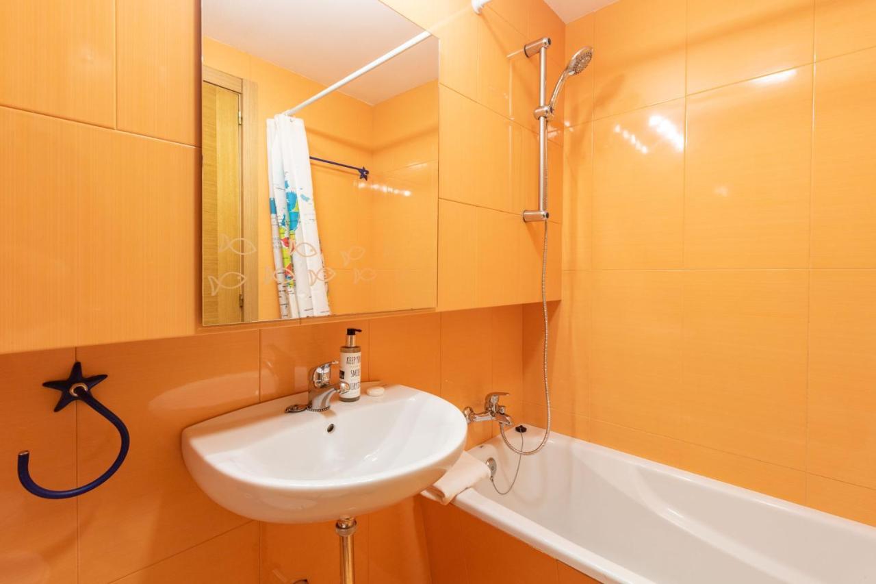 Goles Courtyard With Parking By Valcambre Appartement Séville
