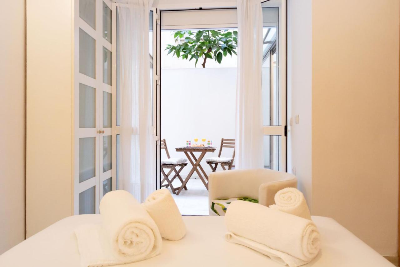 Goles Courtyard With Parking By Valcambre Apartment *