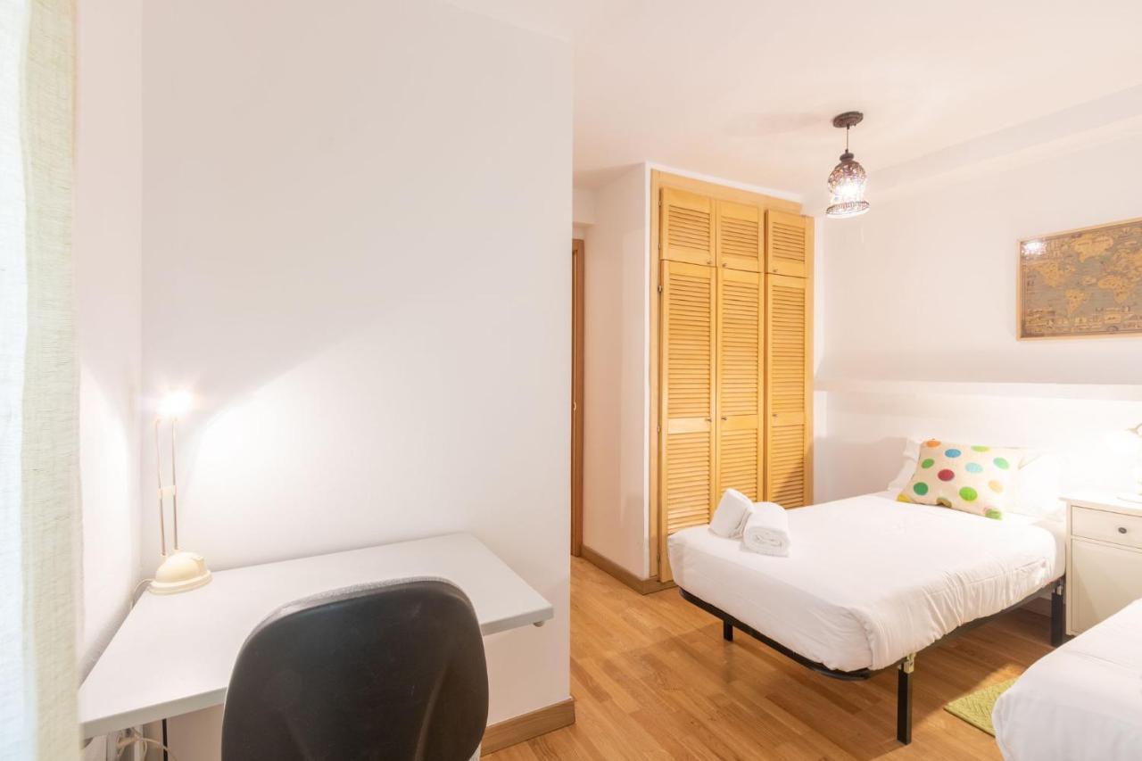 Goles Courtyard With Parking By Valcambre Appartement